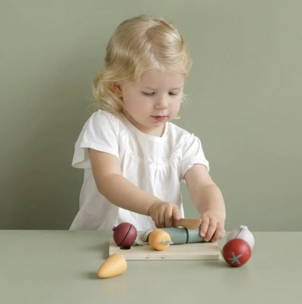 LITTLE DUTCH CUTTING VEGETABLES